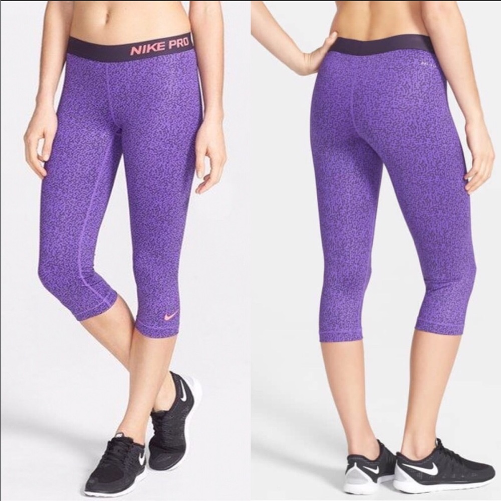 Nike Women’s Pro Mezzo Training Capri